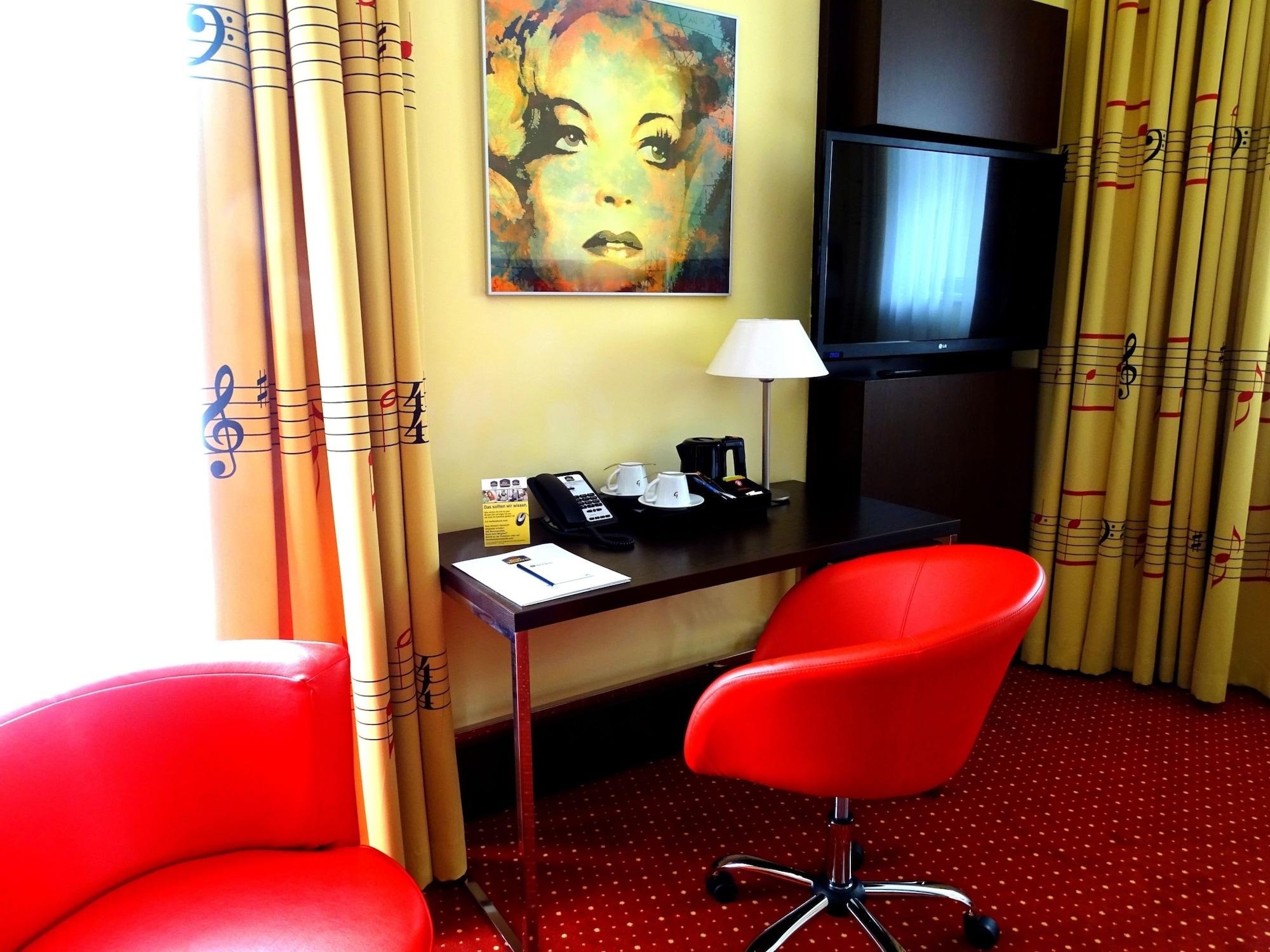 Western Amedia Art Hotel